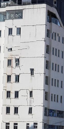 Cracked Building on Shola Market Area, Addis Ababa